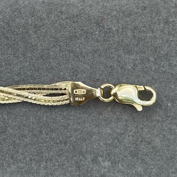 14k Solid Gold Bracelet with a Twist/Braid Herringbone Chain - Picture 10 of 10